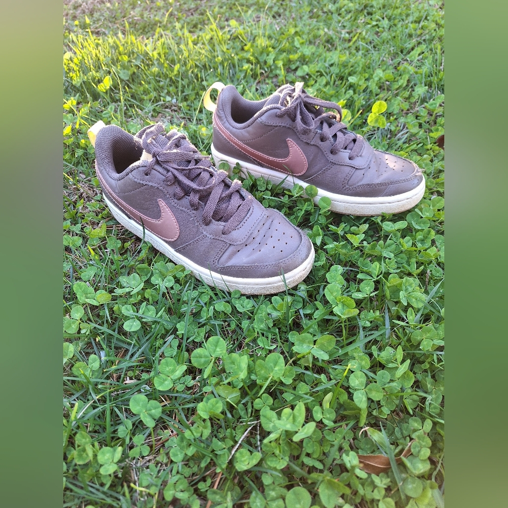Nike Gray Sneakers with Cream Accents